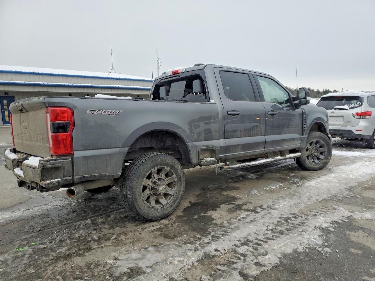 2024 Ford F250 Super Duty - Image 3