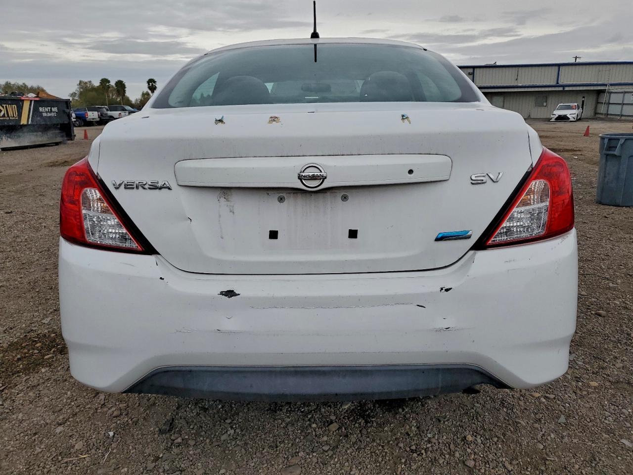 2016 Nissan Versa S - Фото 6