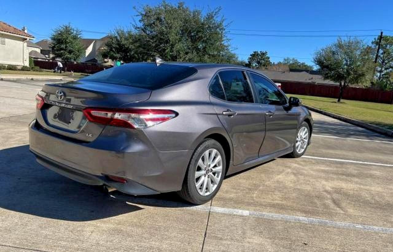 2020 Toyota Camry Le - Image 3