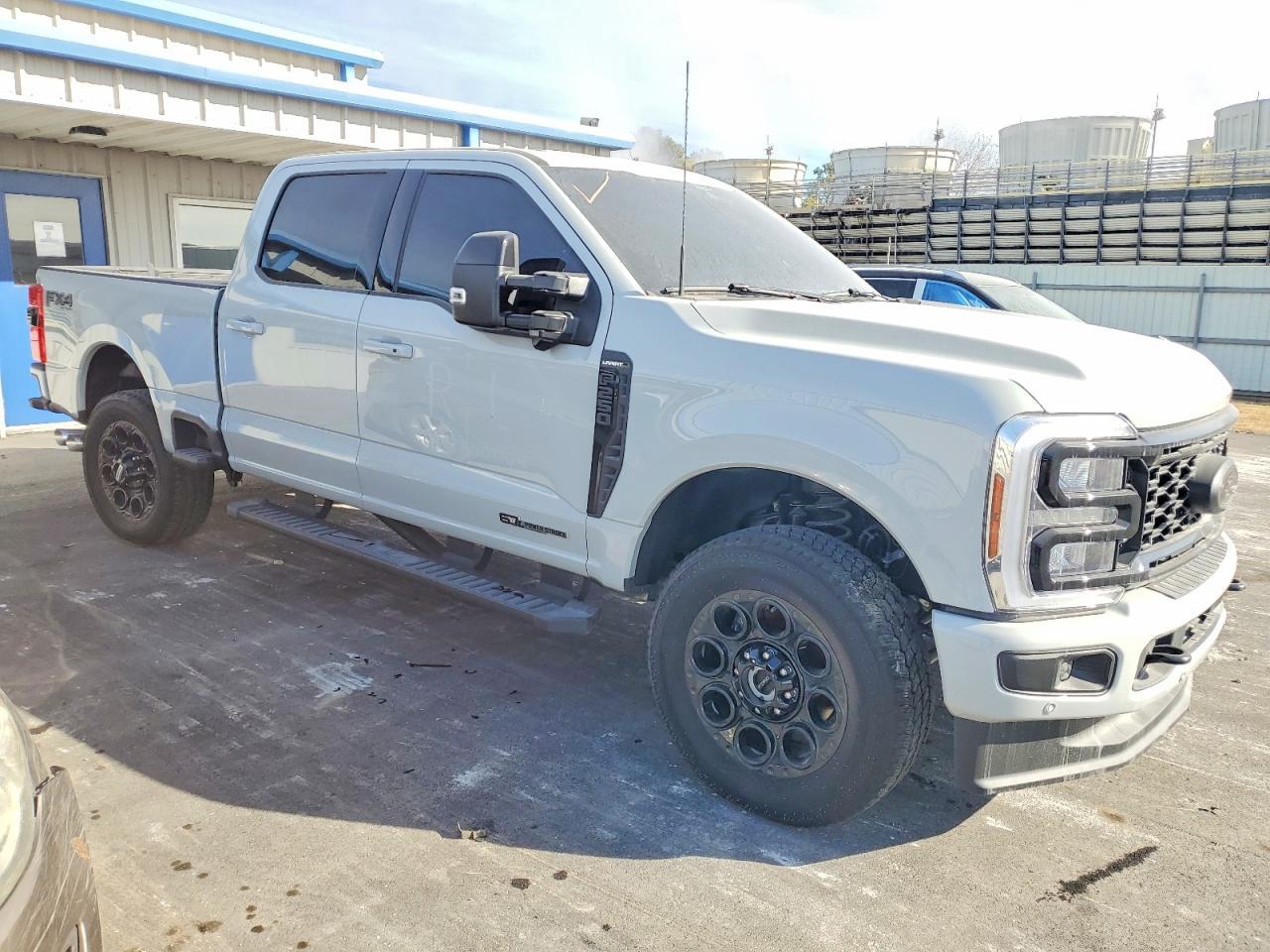 2025 Ford F250 Super Duty - Фото 4