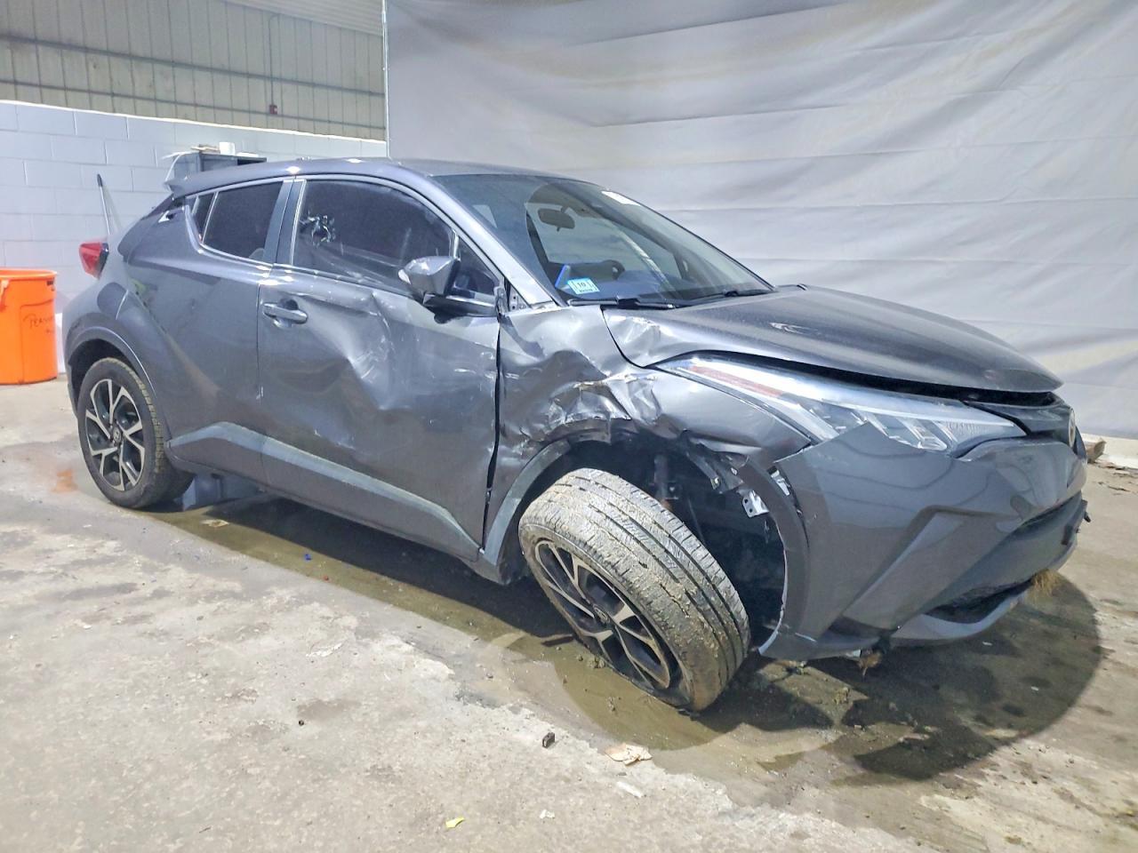 2021 Toyota C-Hr Xle - Фото 4