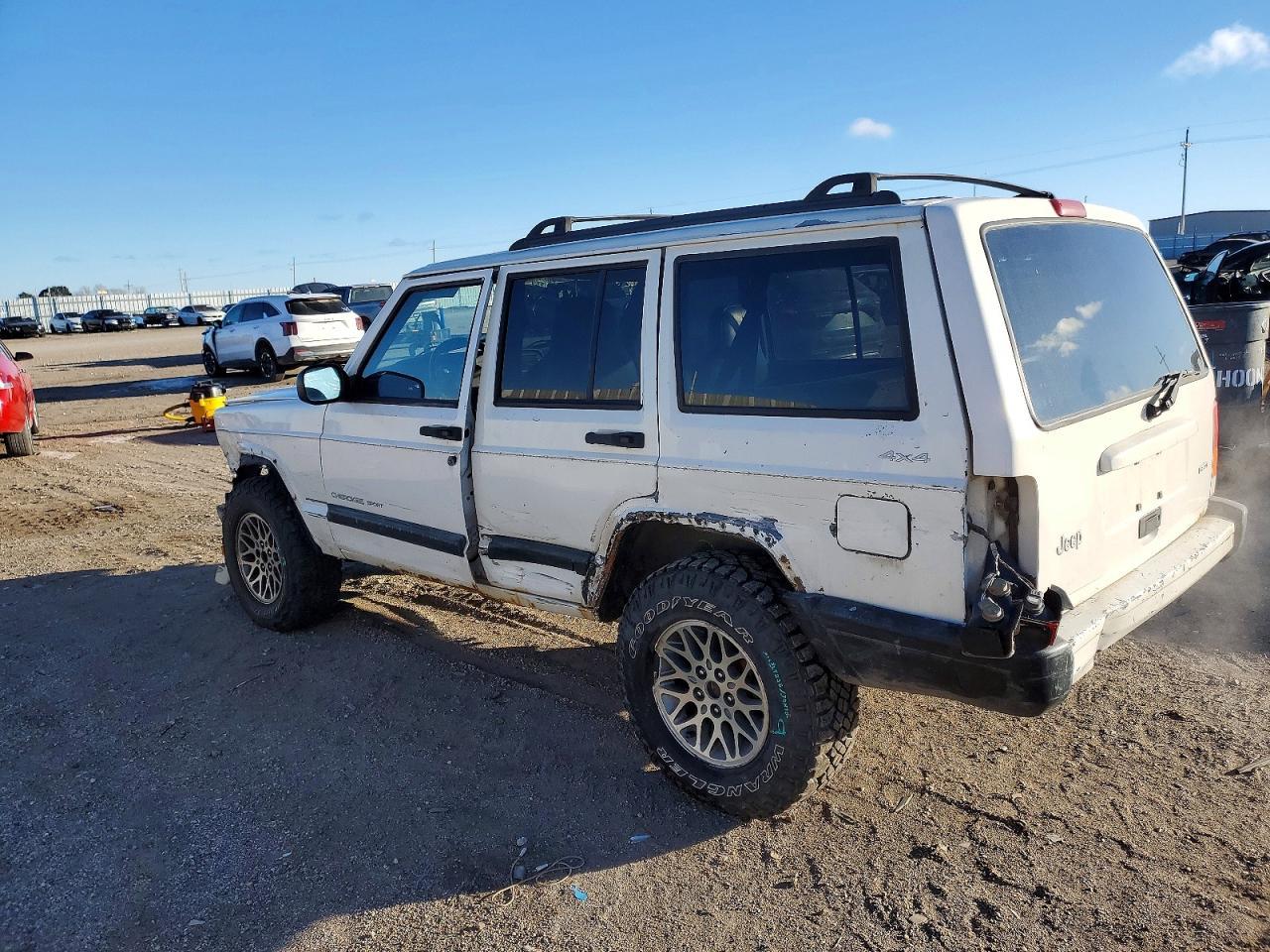 2001 Jeep Cherokee Sport - Image 2