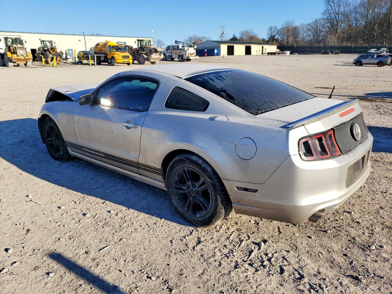 2014 Ford Mustang - Фото 2