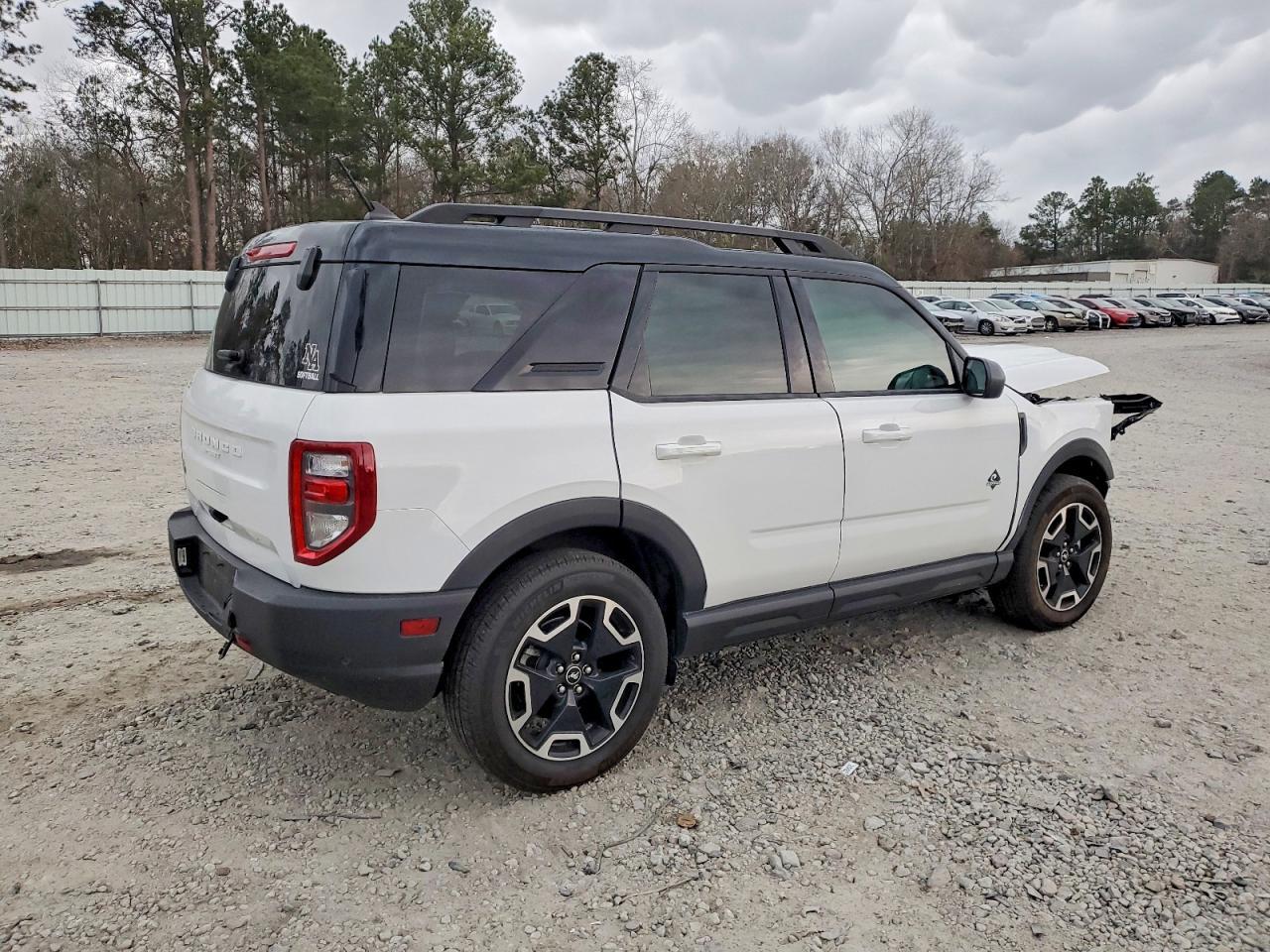 2024 Ford Bronco Sport Outer Banks - Image 3