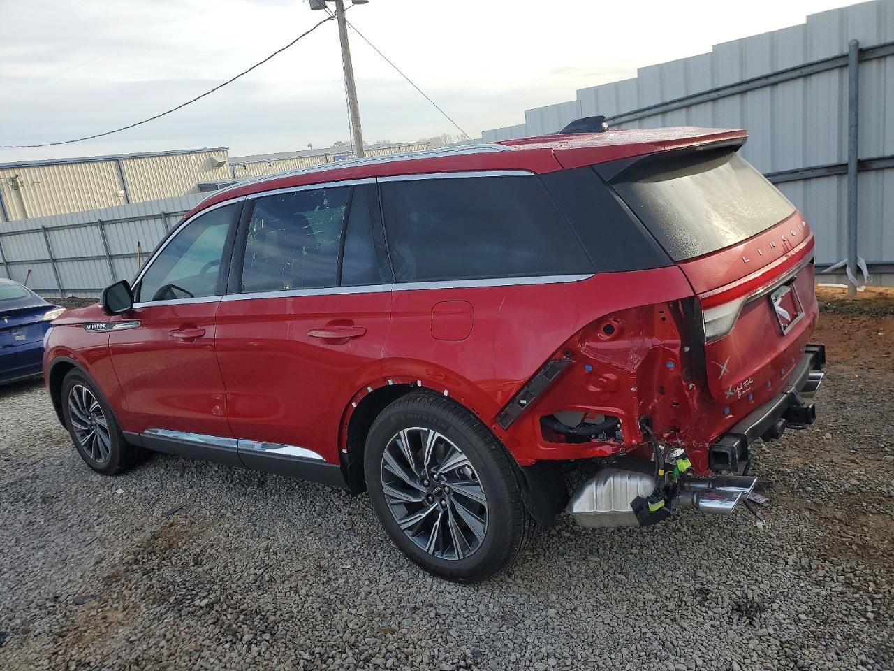 2025 Lincoln Aviator - Image 2