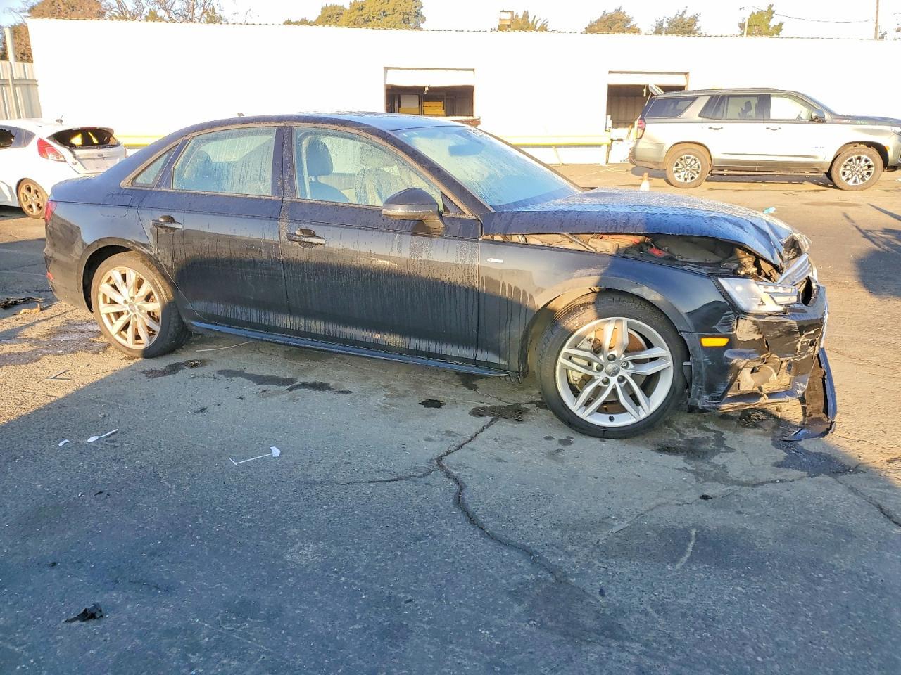 2018 Audi A4 Premium - Фото 4