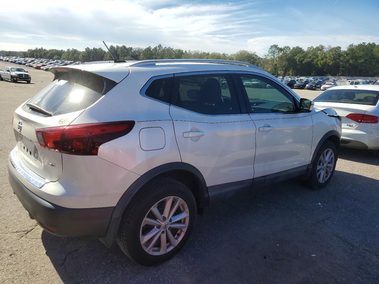 2018 Nissan Rogue Sport S - Фото 3