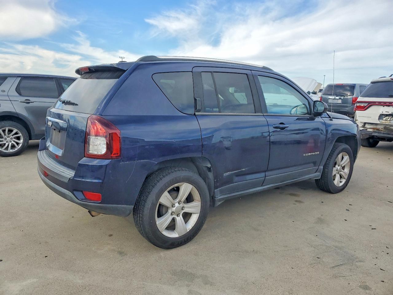 2014 Jeep Compass Sport - Фото 3