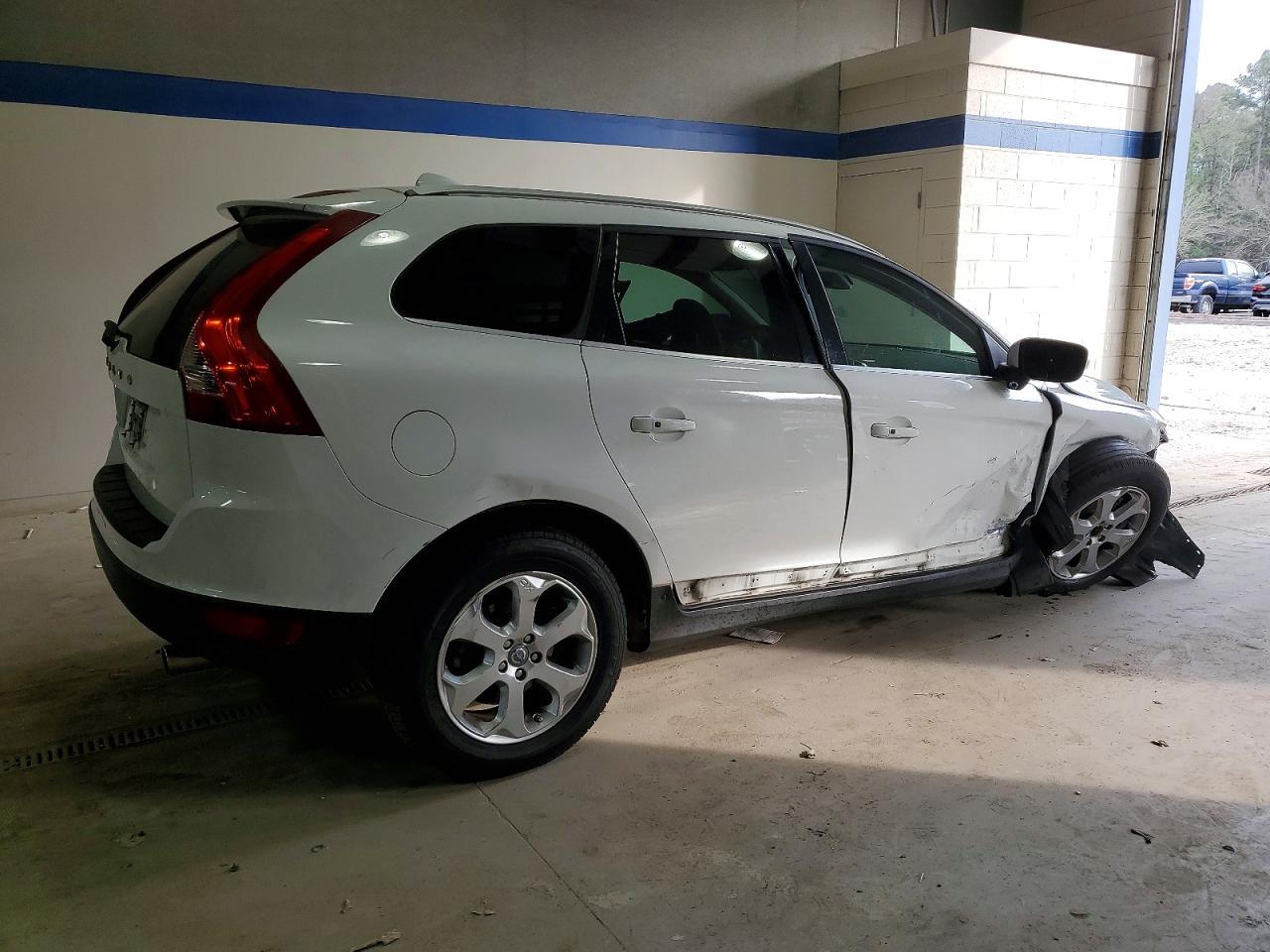 2013 Volvo Xc60 3.2 - Image 3