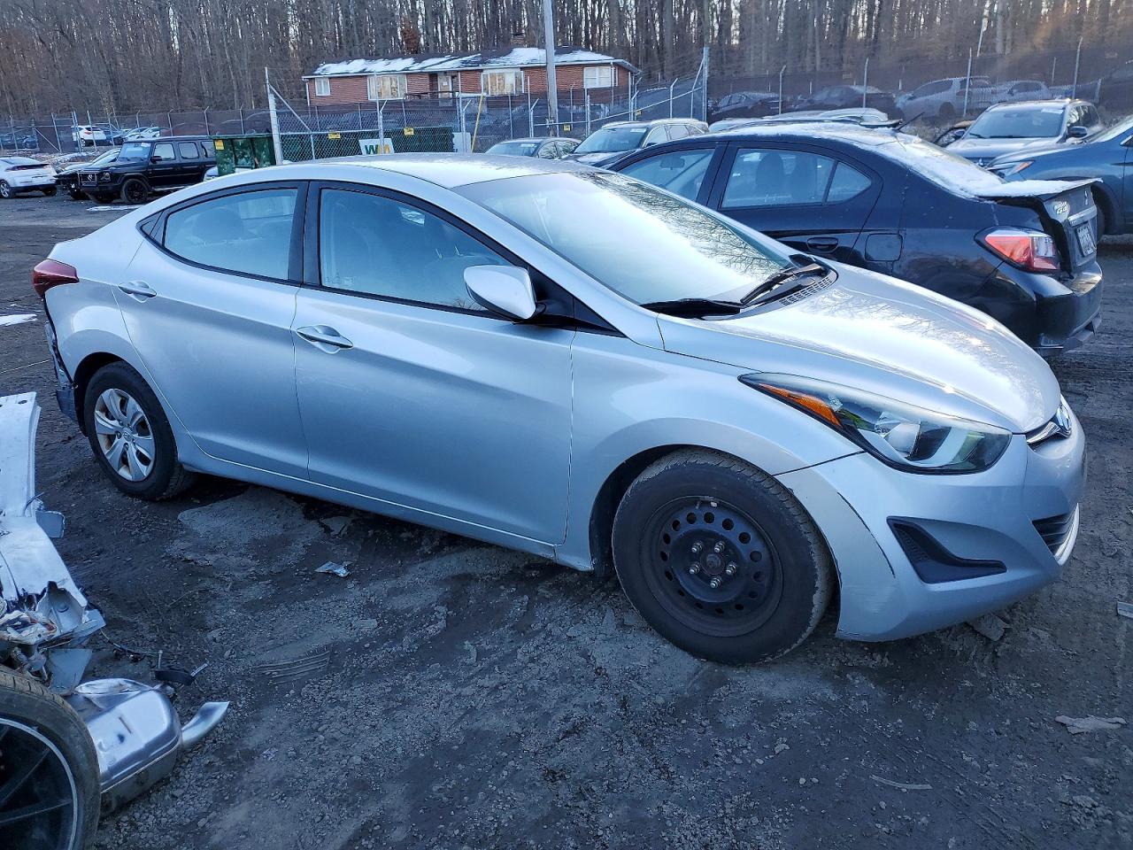 2016 Hyundai Elantra Se - Image 4