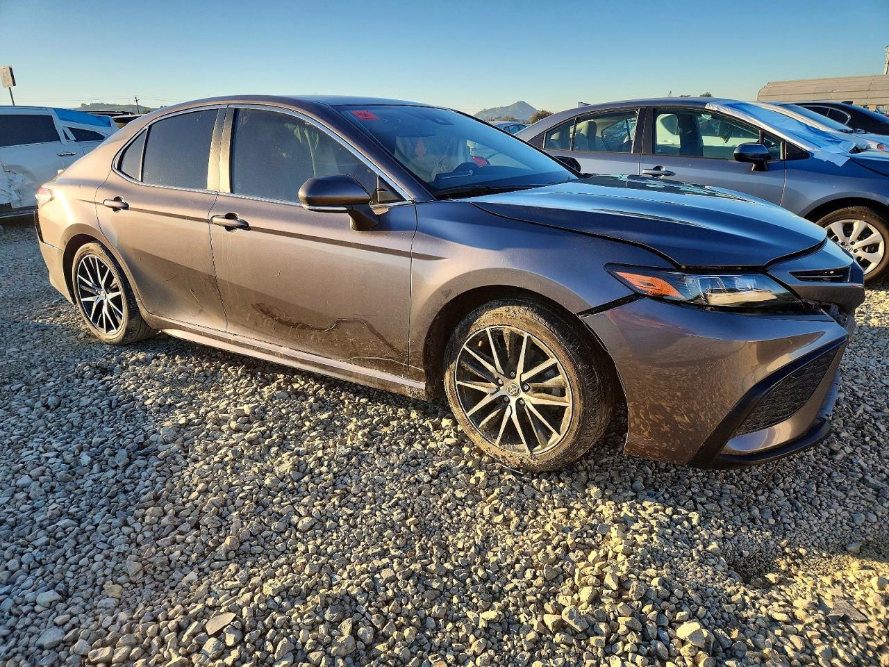 2022 Toyota Camry Se - Фото 4