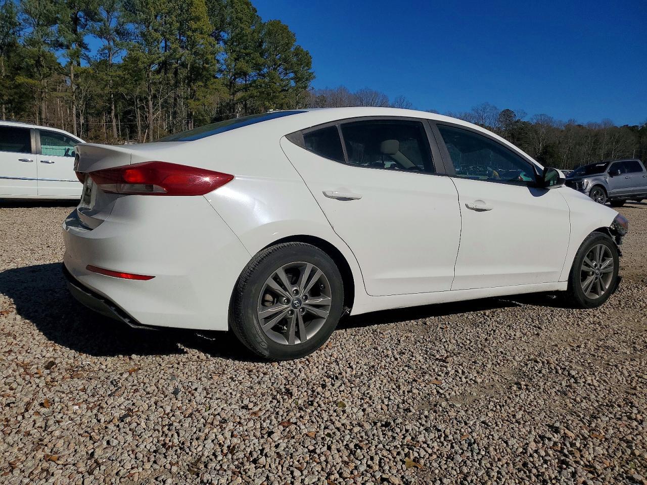 2018 Hyundai Elantra Sel - Фото 3