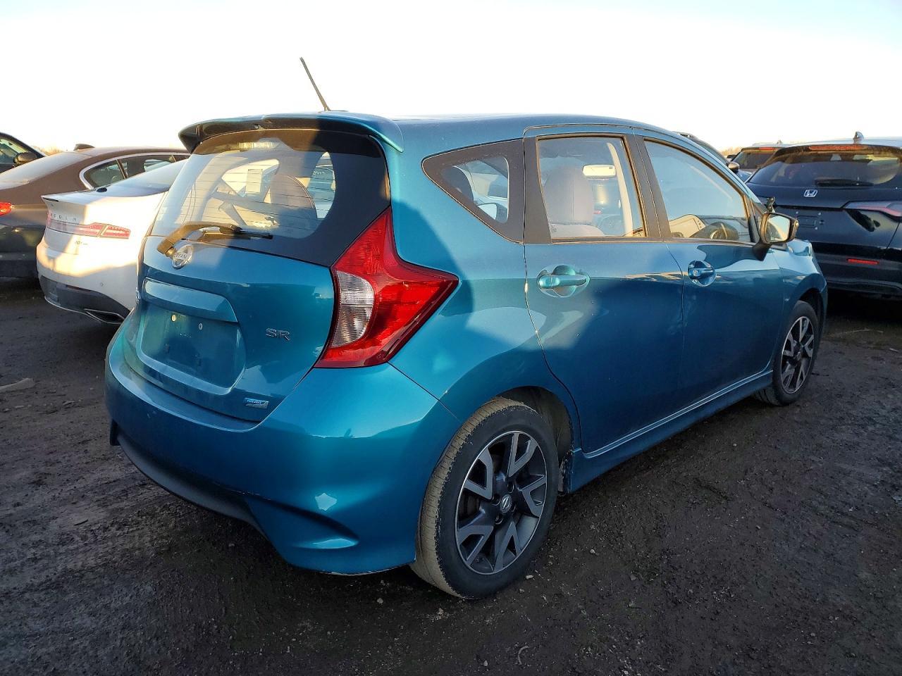 2015 Nissan Versa Note S - Фото 3