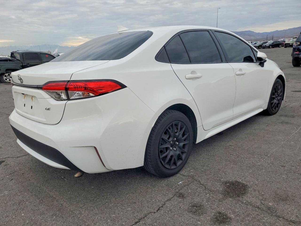 2022 Toyota Corolla Le - Image 3