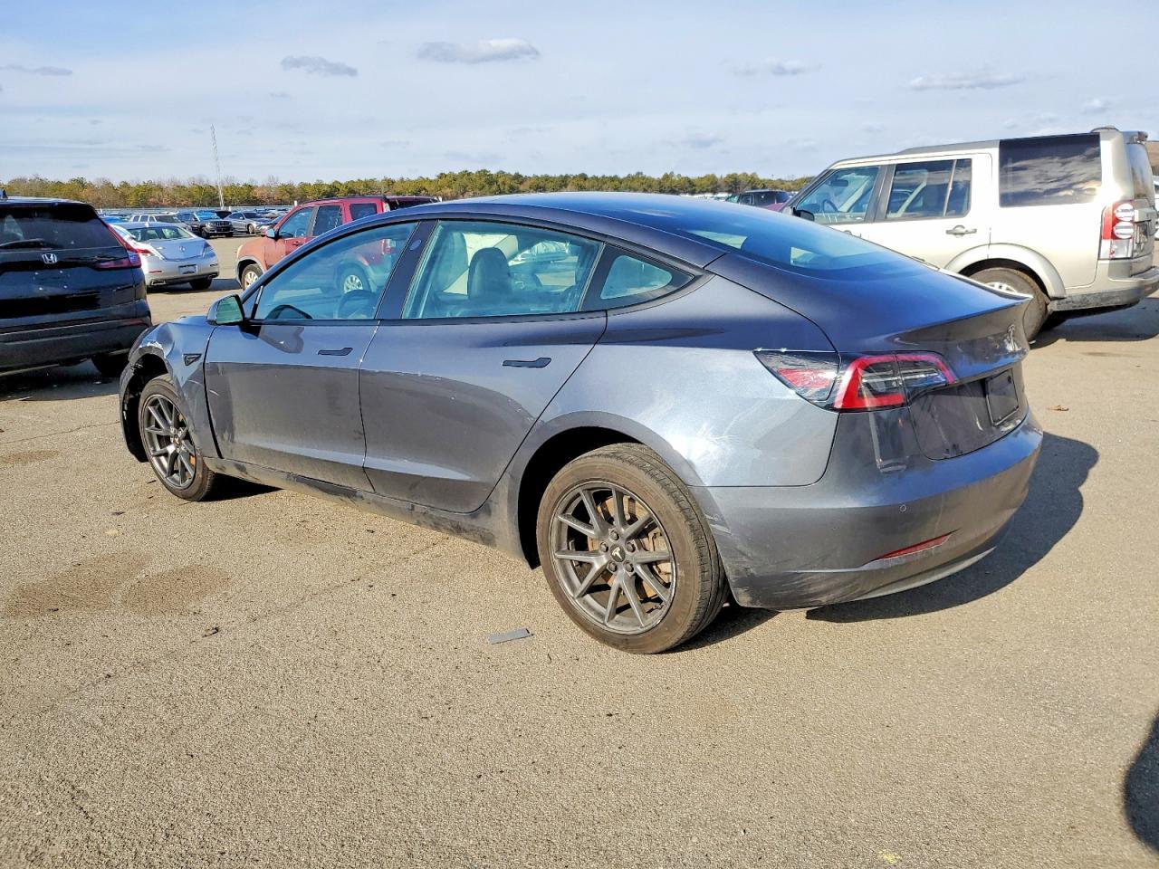 2022 Tesla Model 3 - Image 2