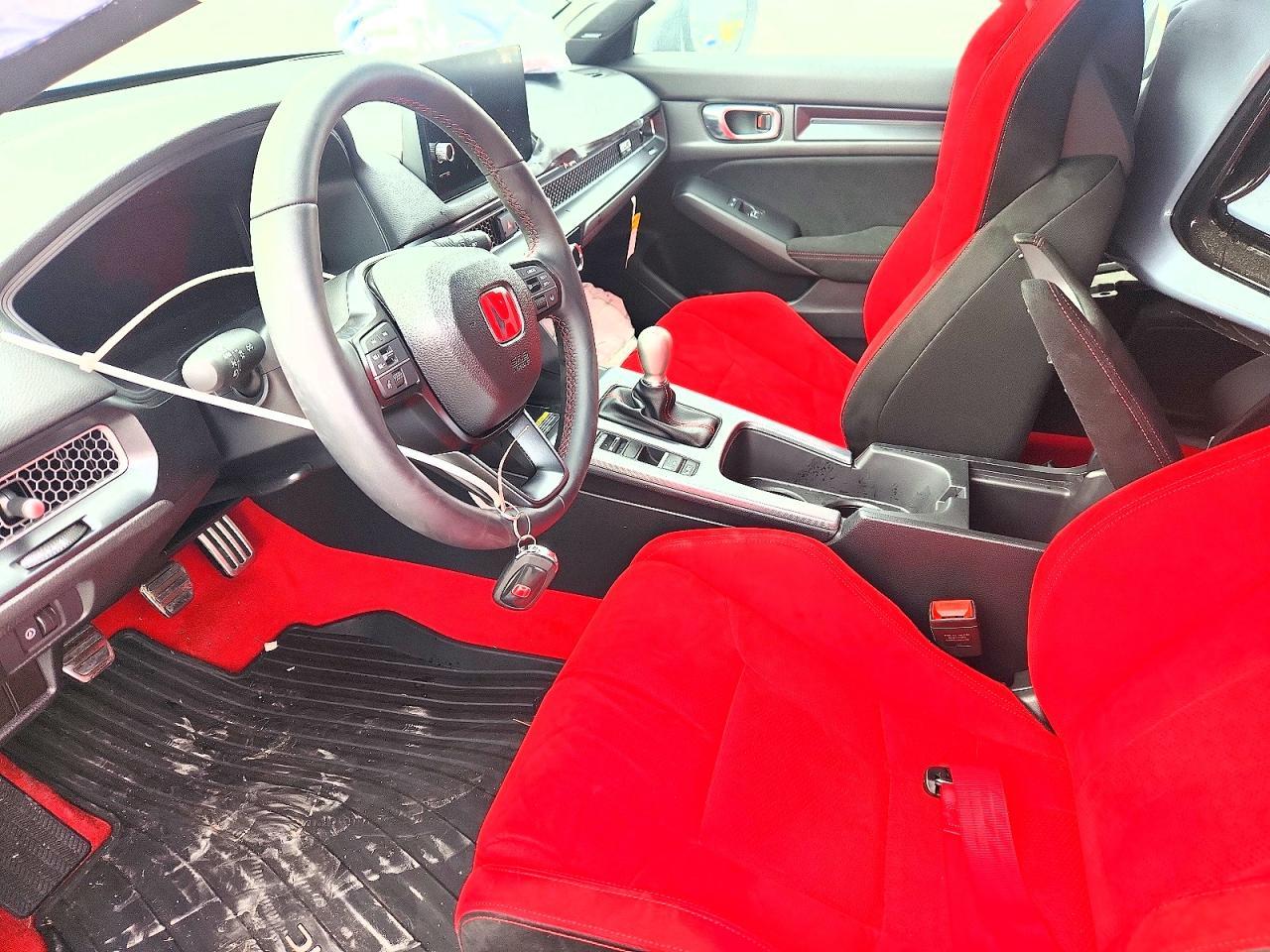 2025 Honda Civic Type-R - Image 7