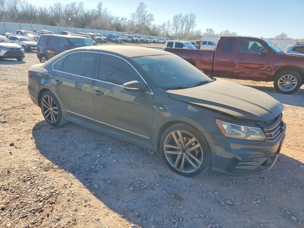 2017 Volkswagen Passat R-Line - Фото 4