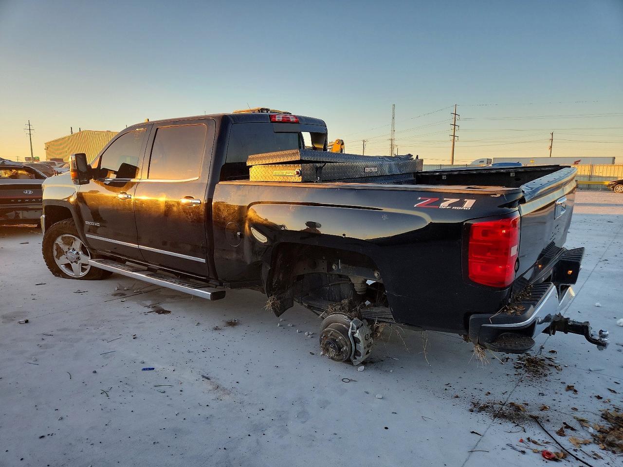 2019 Chevrolet Silverado K2500 Heavy Duty Ltz - Фото 2