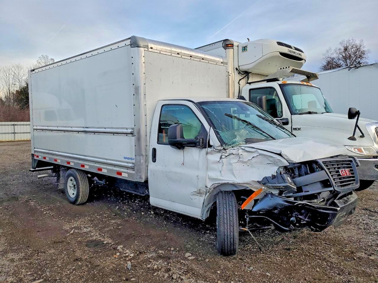 2025 GMC Savana Box Truck - Image 4
