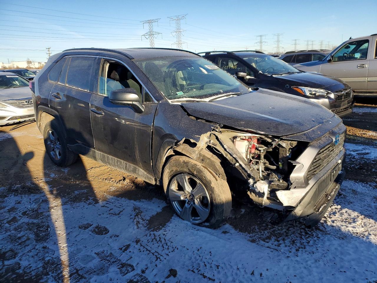 2024 Toyota Rav4 Hybrid Le - Image 4