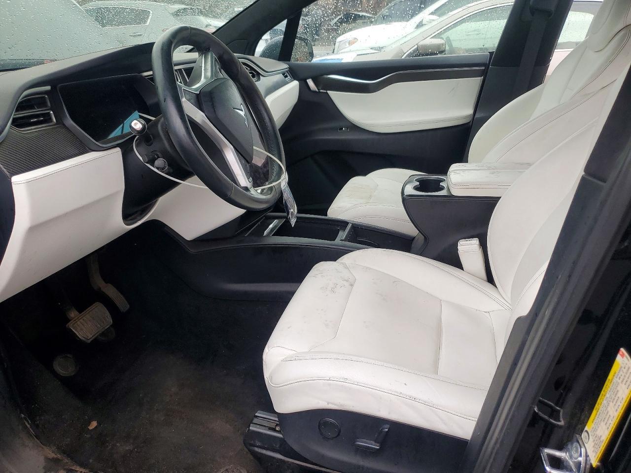 2017 Tesla Model X - Фото 7
