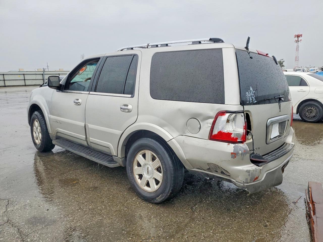 2003 Lincoln Navigator - Фото 2