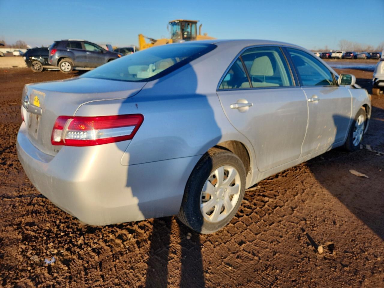 2010 Toyota Camry Base - Фото 3