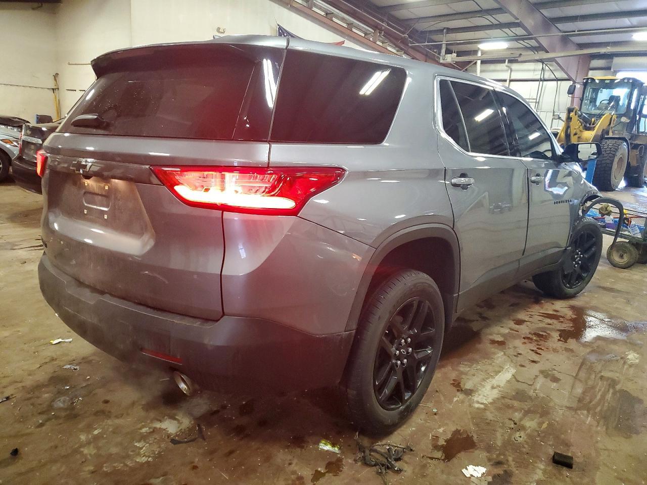 2021 Chevrolet Traverse Ls - Image 3