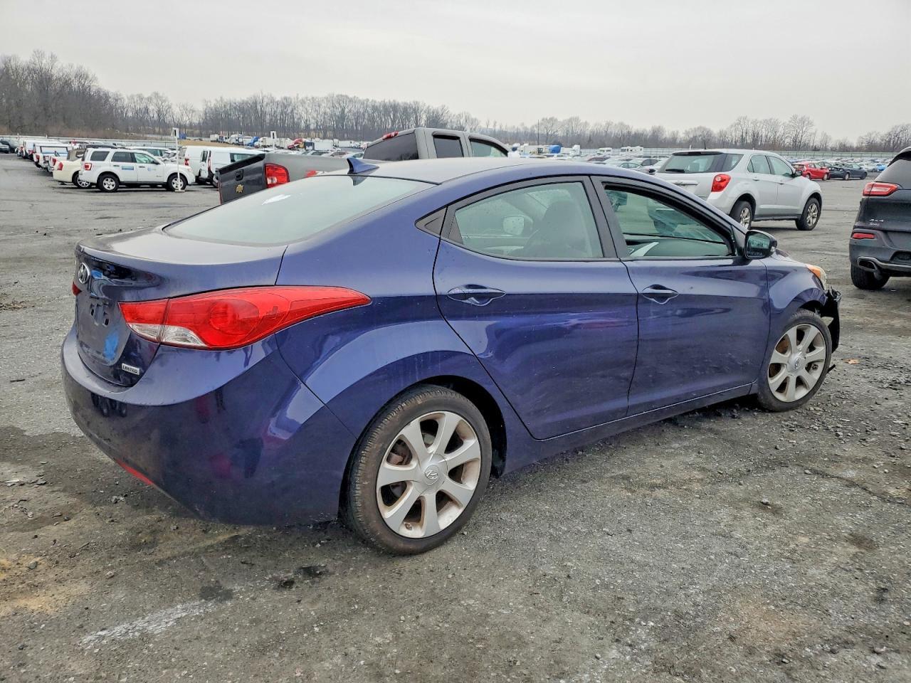 2013 Hyundai Elantra Gls - Фото 3