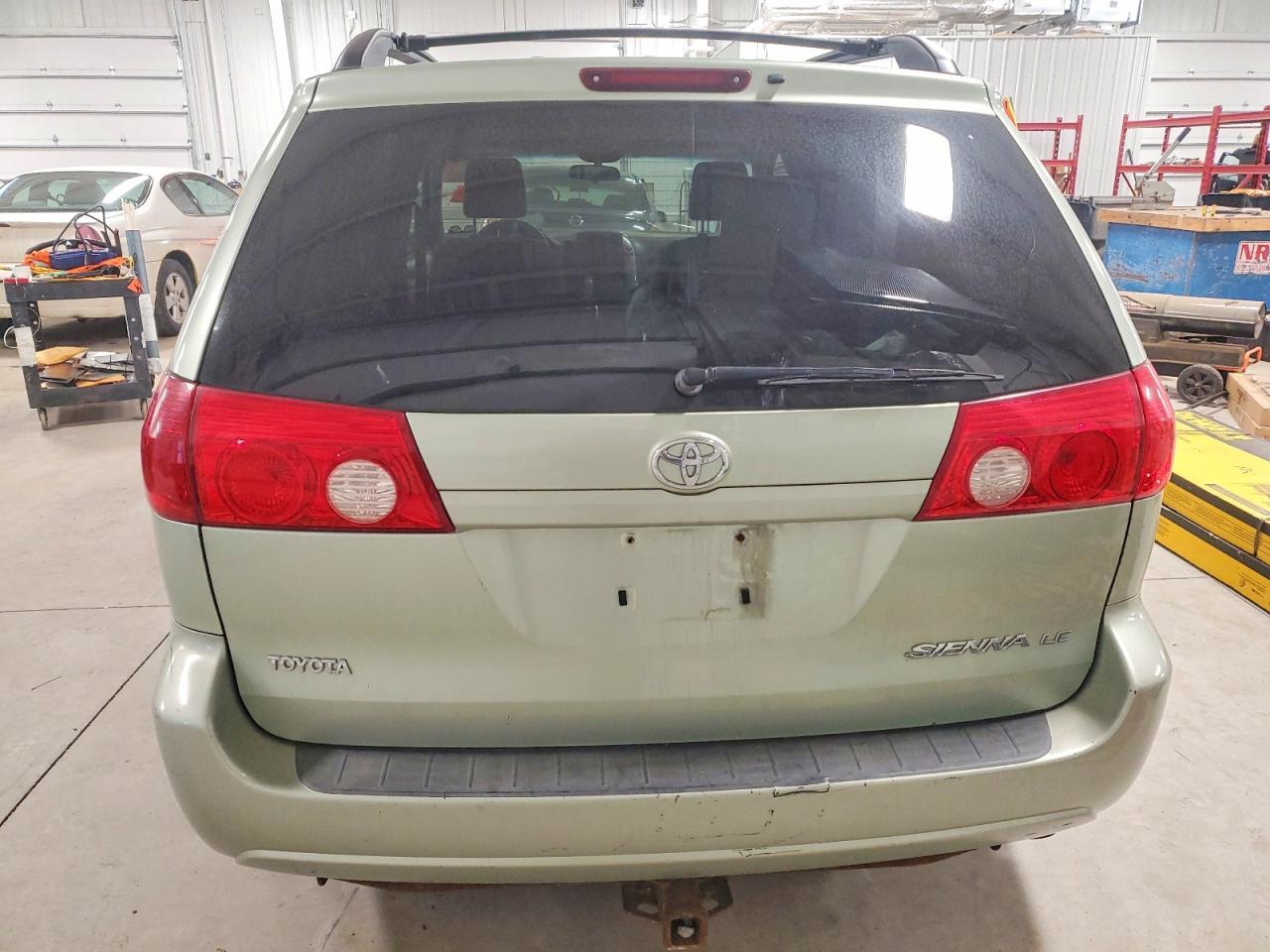 2009 Toyota Sienna Ce - Фото 6