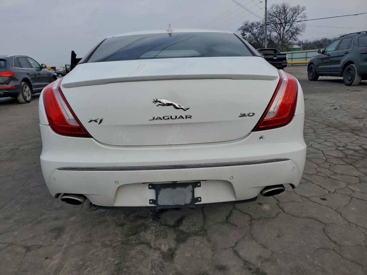 2019 Jaguar Xj R - Sport - Image 6