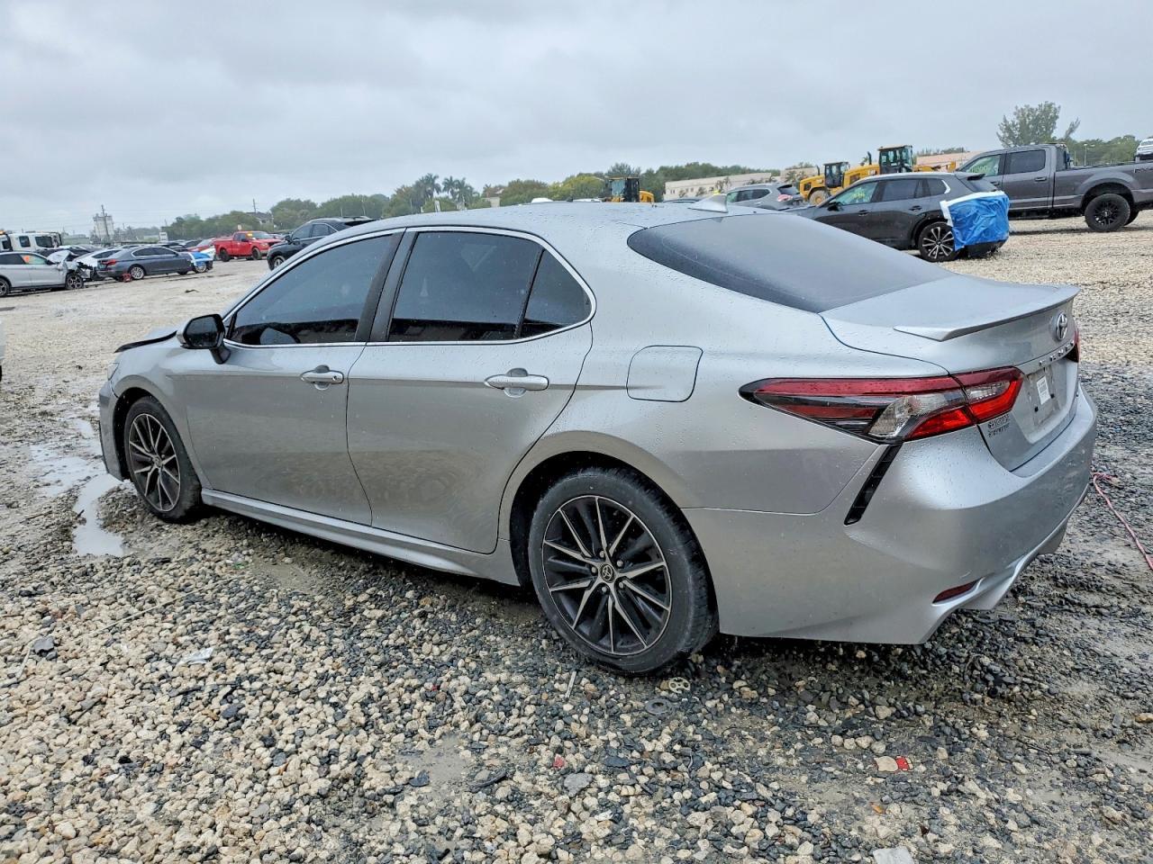 2021 Toyota Camry Se - Image 2