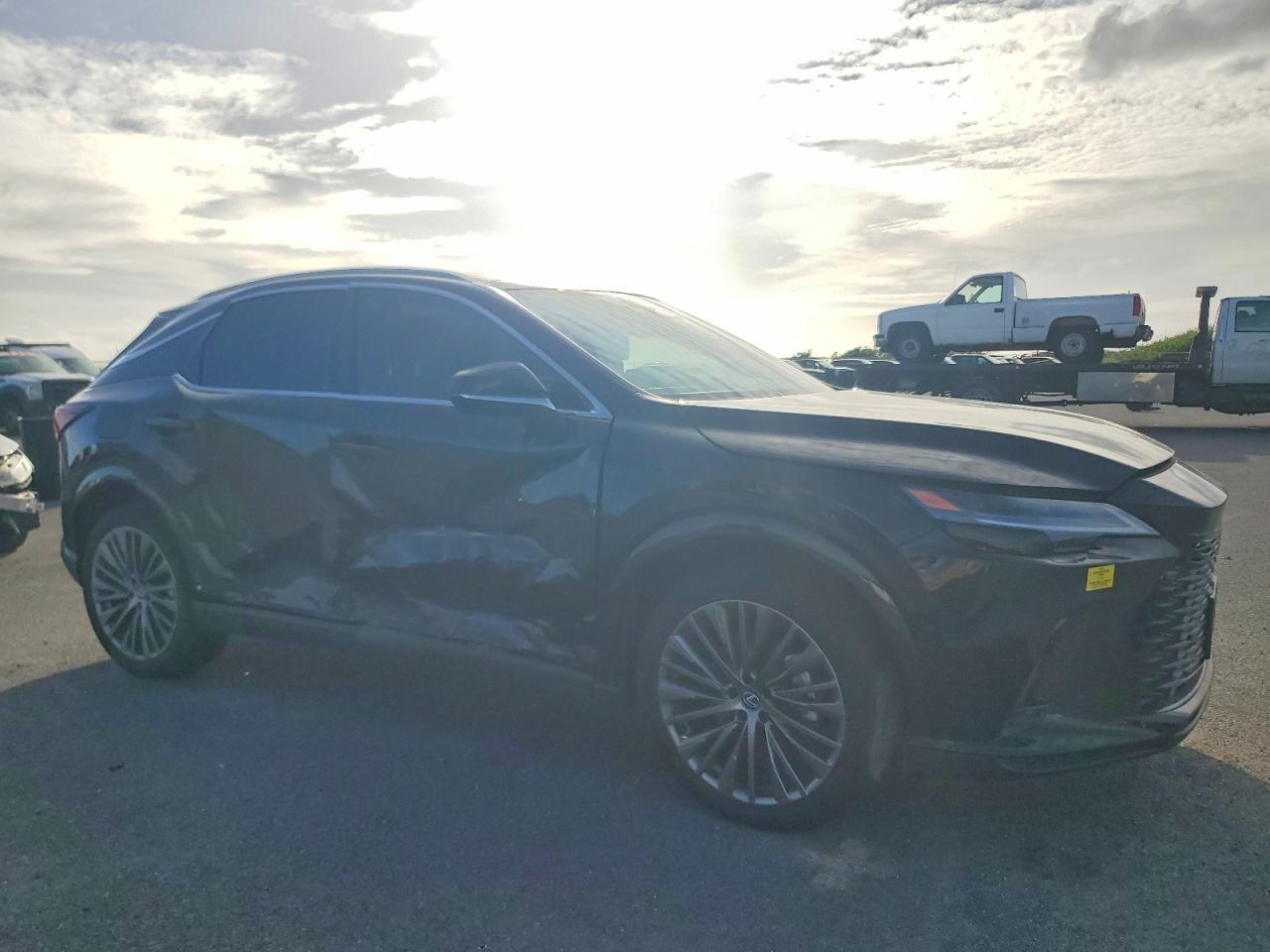 2025 Lexus Rx 450H+ Luxury - Фото 4