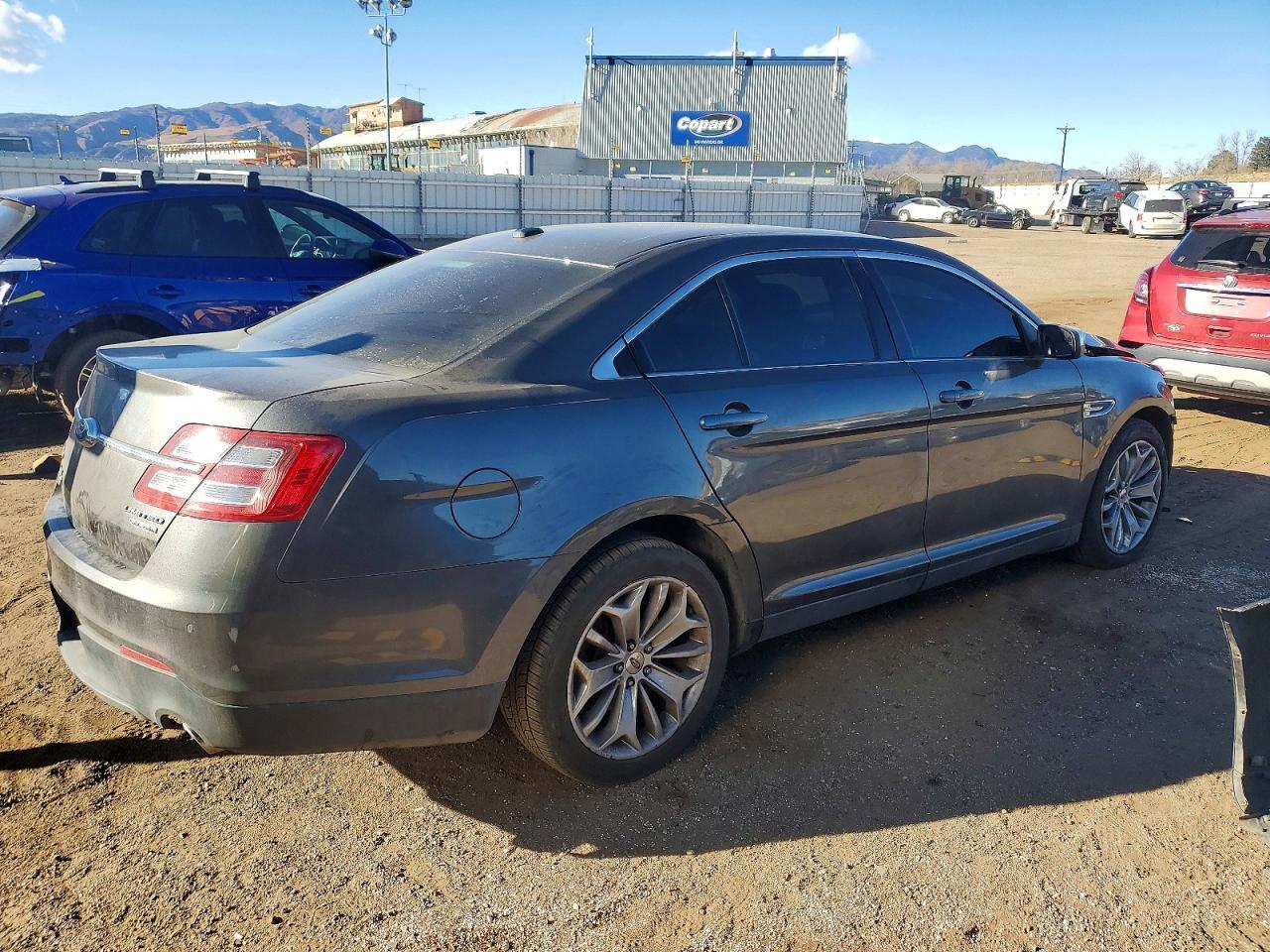 2015 Ford Taurus Limited - Фото 3