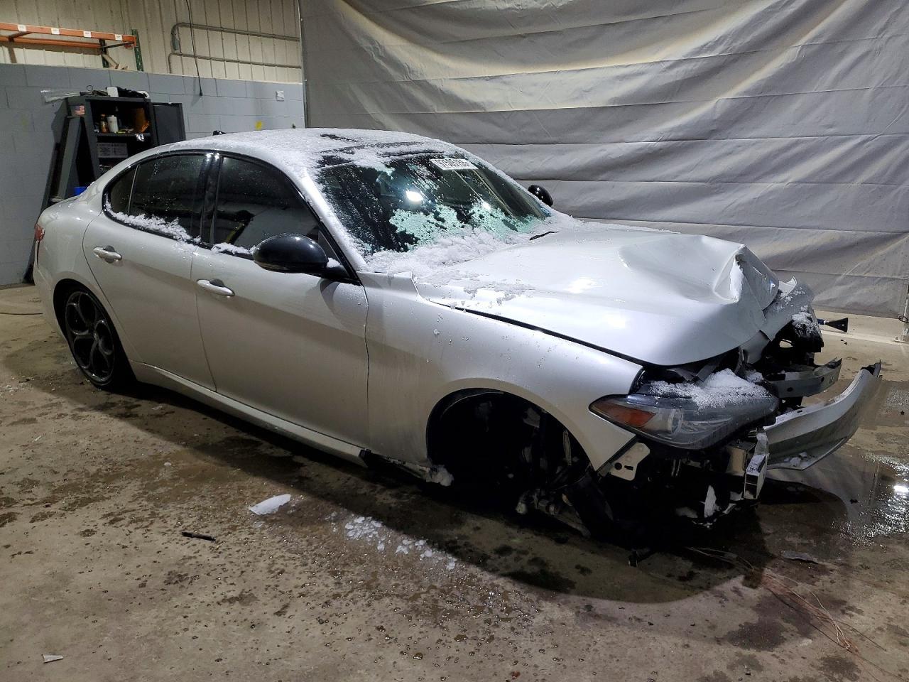 2020 Alfa Romeo Giulia Ti - Фото 4