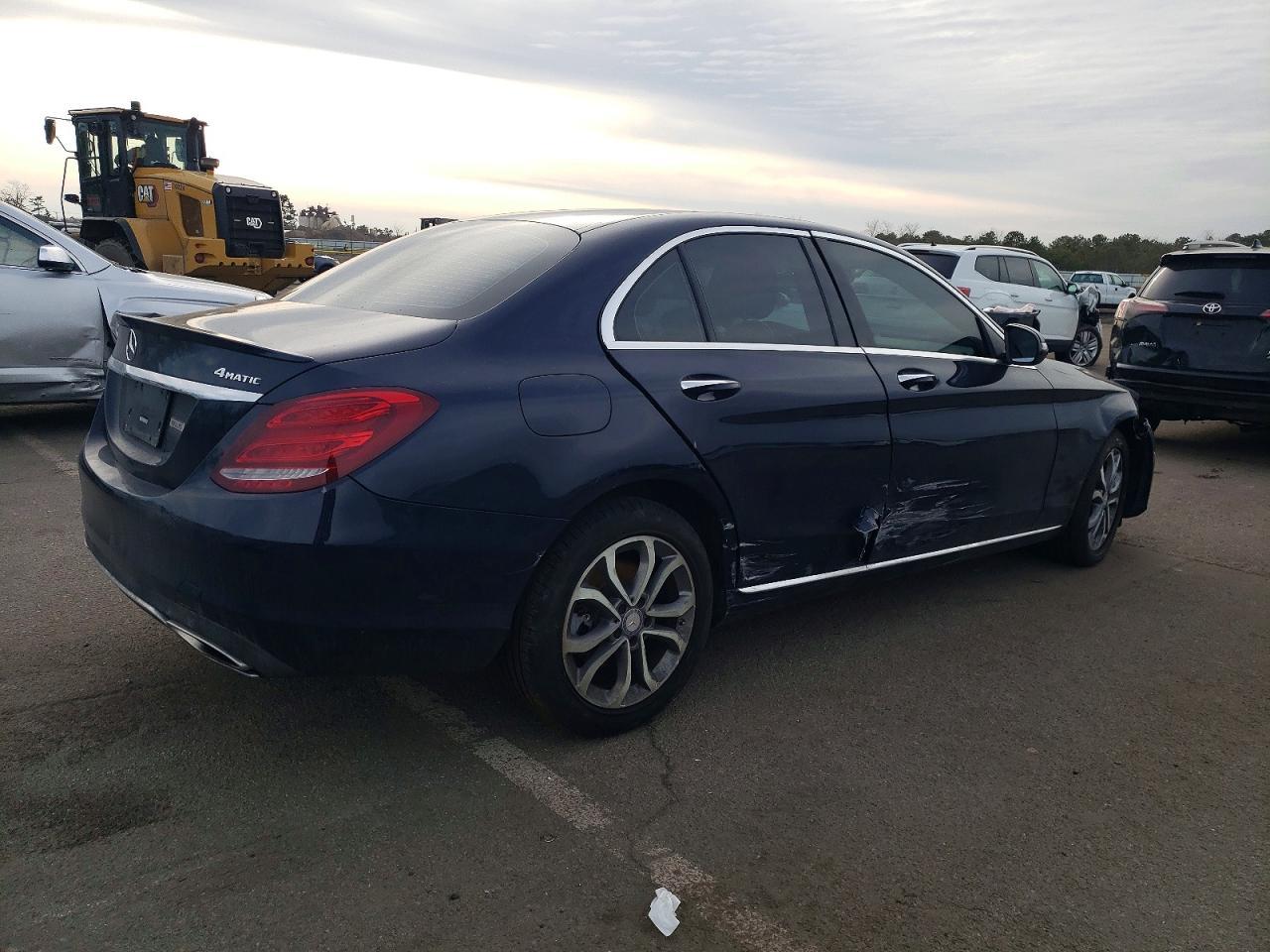 2017 Mercedes-Benz C 300 4Matic - Фото 3