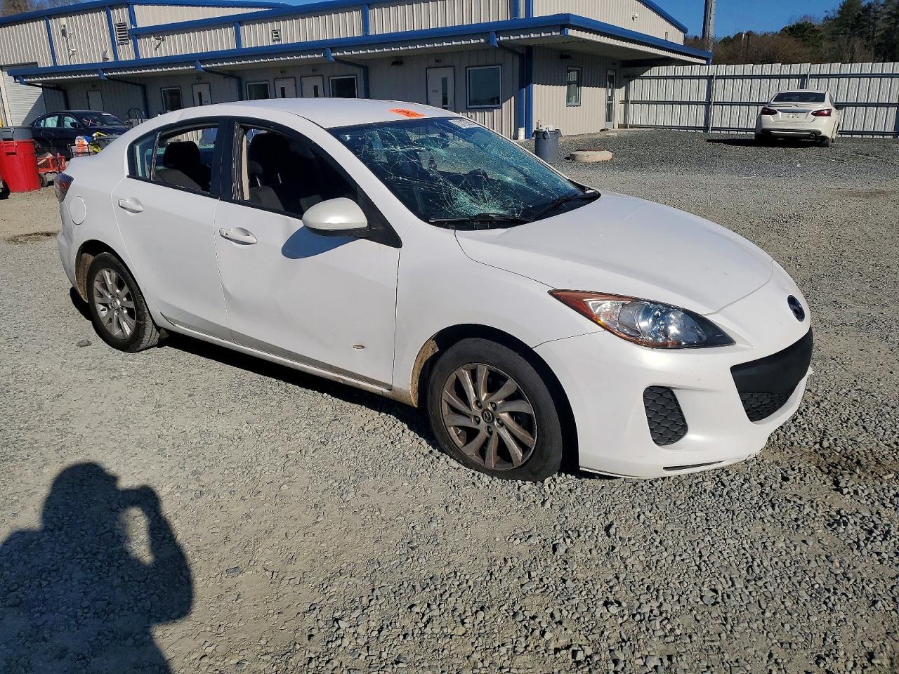 2013 Mazda 3 I - Image 4