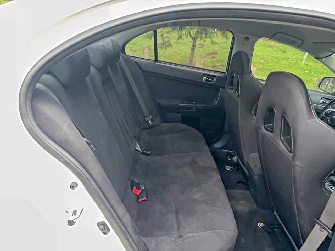 2010 Mitsubishi Lancer Evolution Se - Image 6