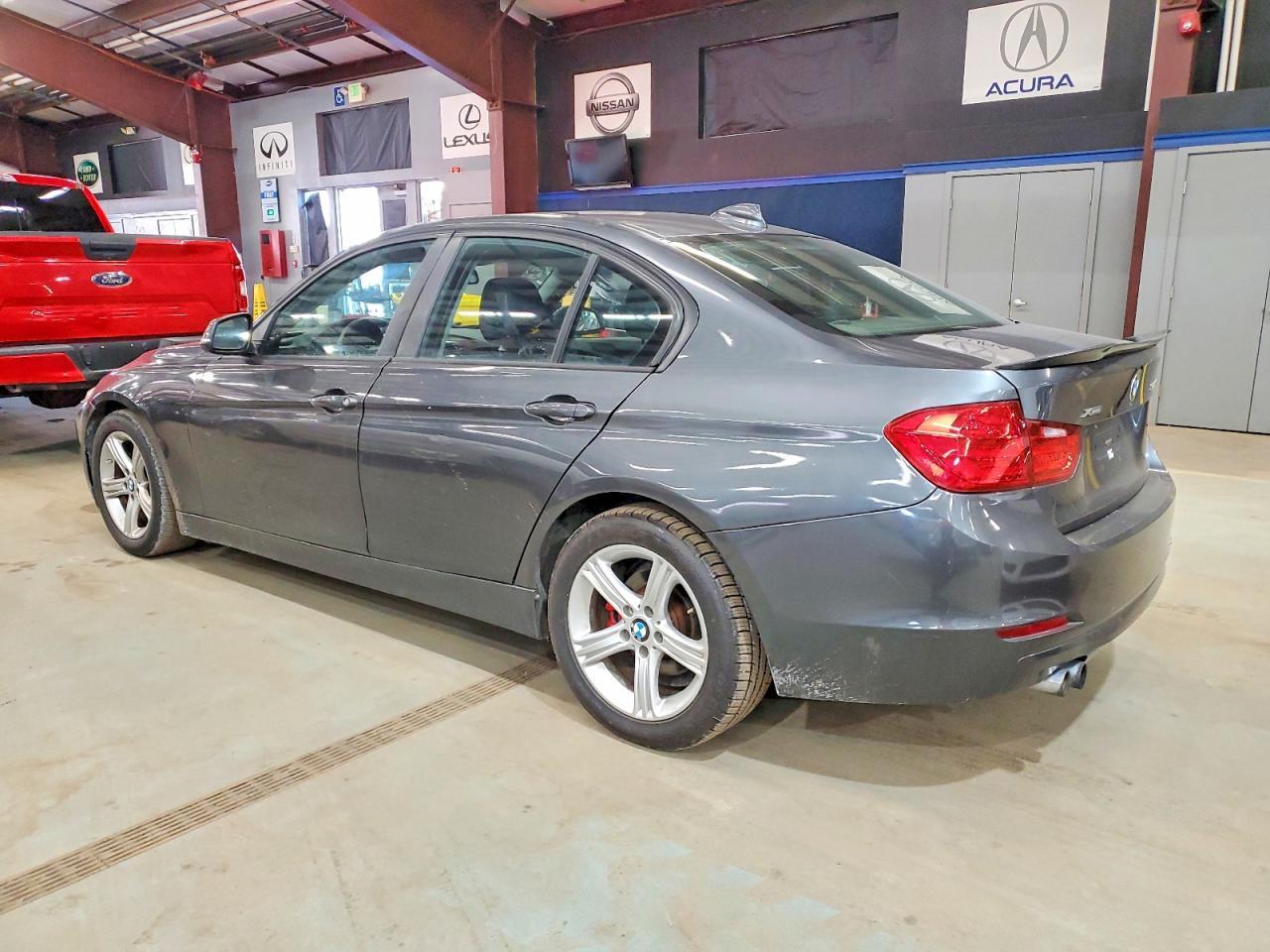 2013 BMW 328 Xi - Image 2