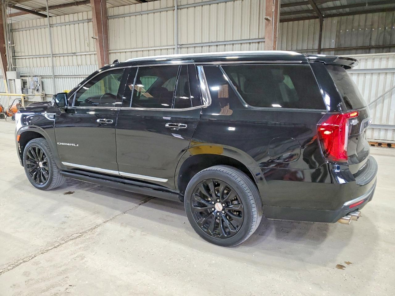 2021 GMC Yukon Denali - Фото 2