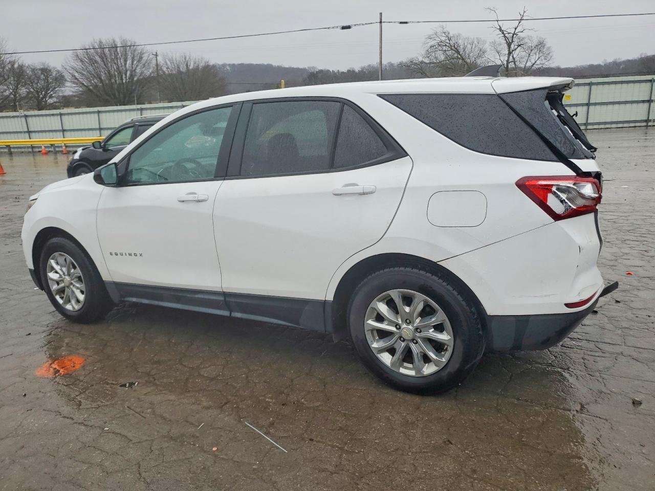 2020 Chevrolet Equinox Ls - Фото 2