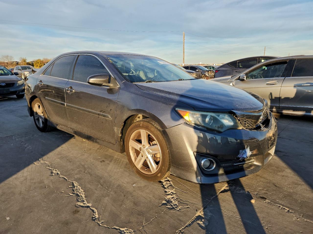 2014 Toyota Camry L - Фото 4