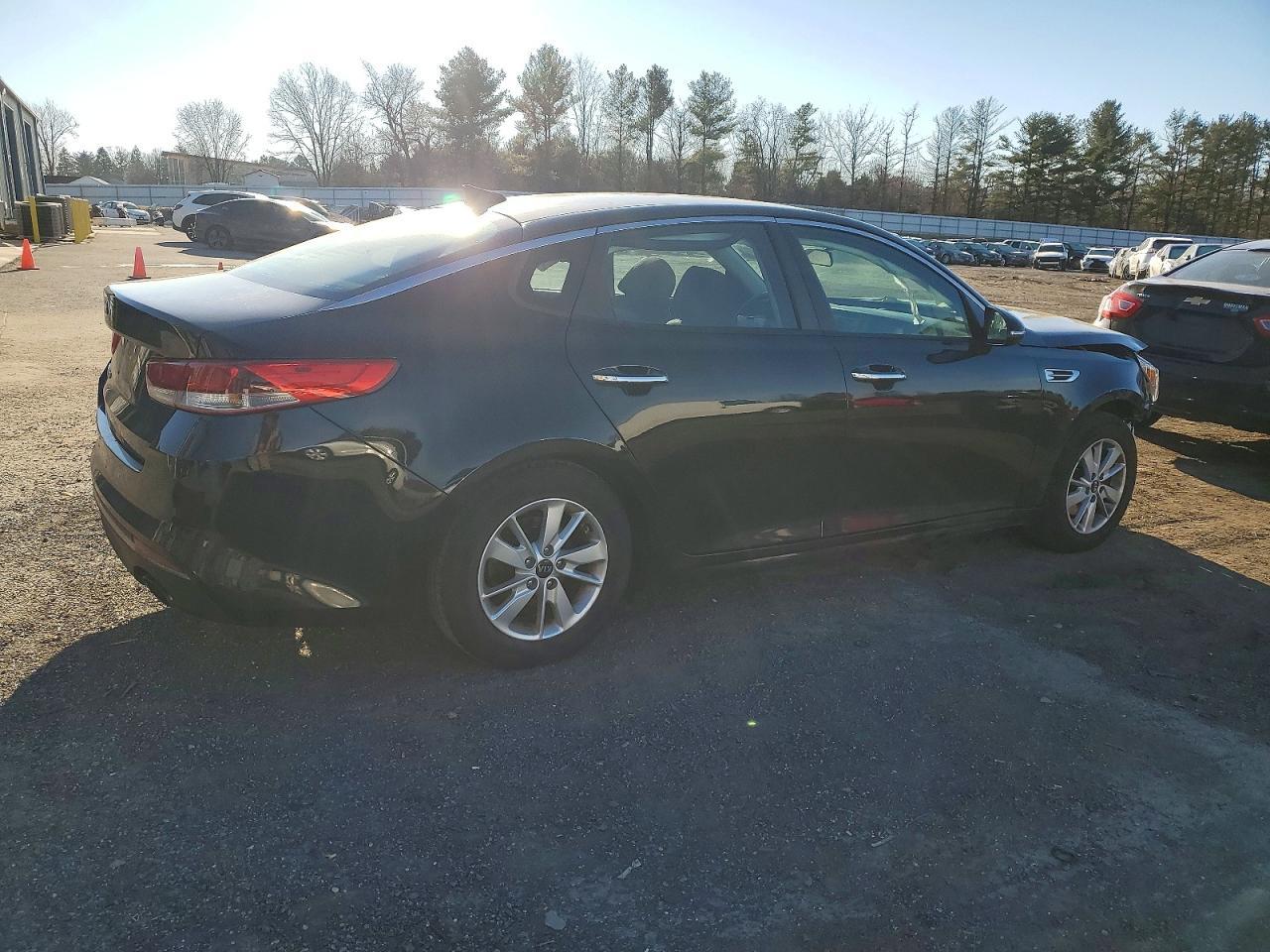 2017 Kia Optima Lx - Image 3