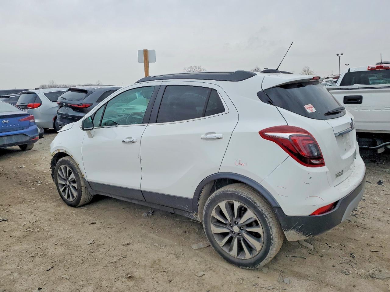 2018 Buick Encore Essence - Фото 2