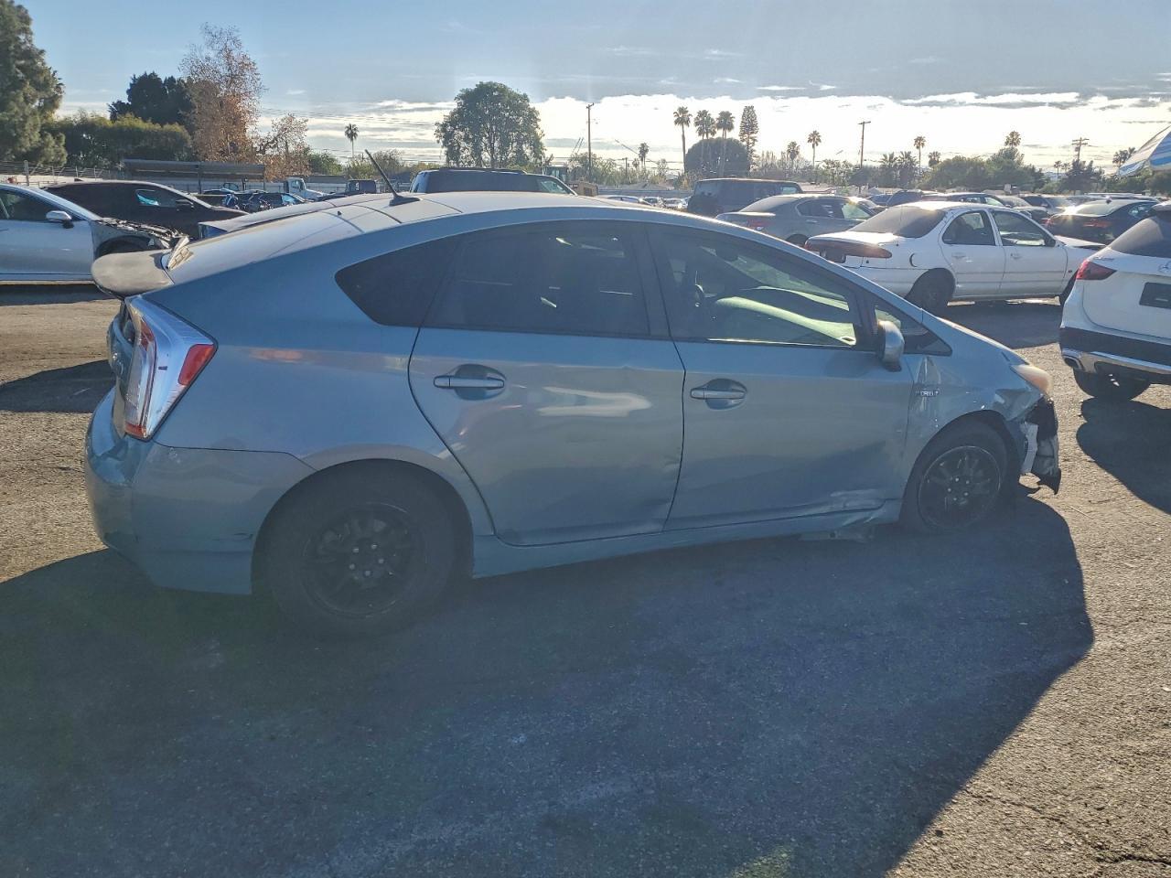 2013 Toyota Prius - Фото 3