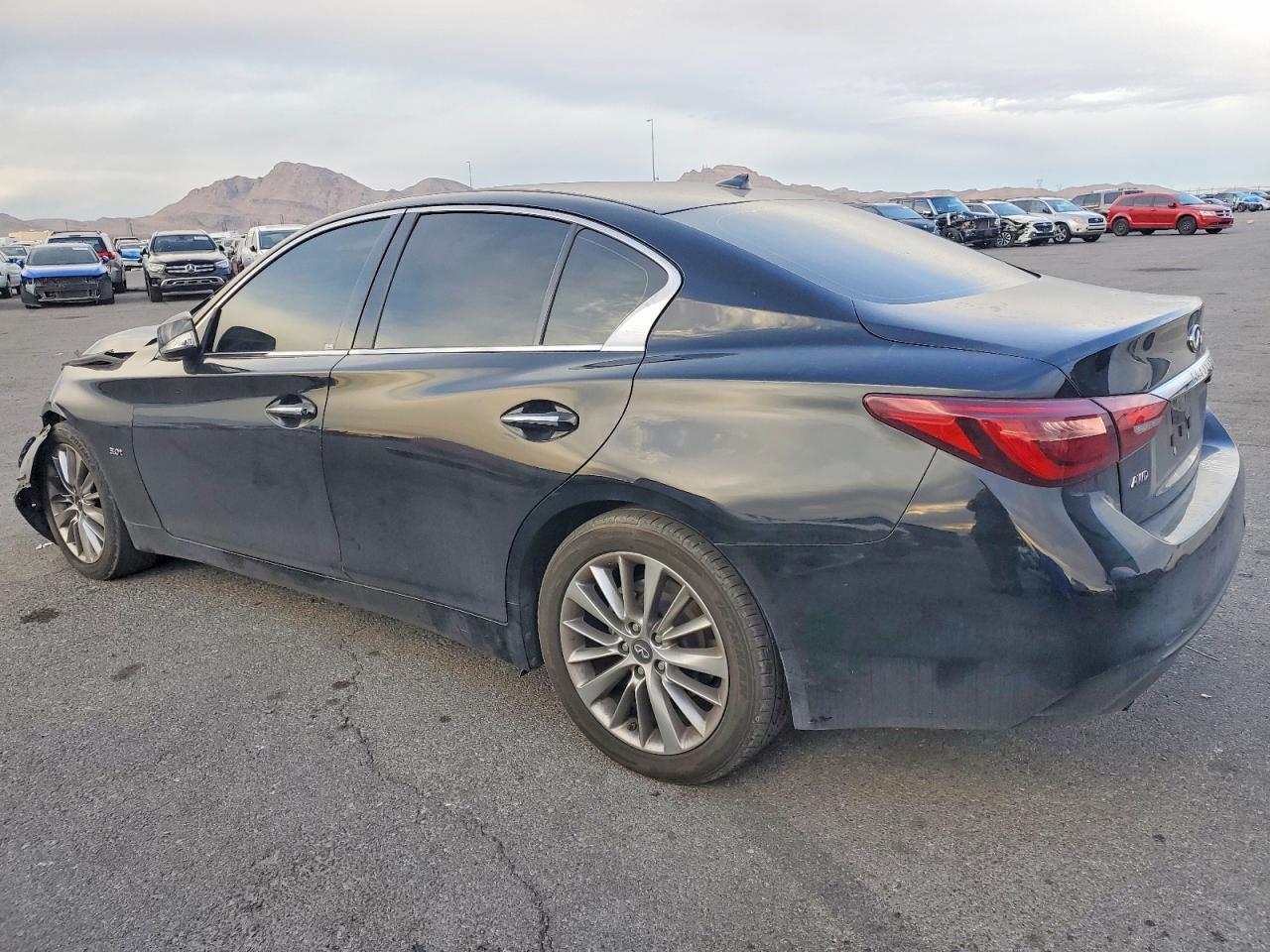 2018 Infiniti Q50 Luxe - Image 2