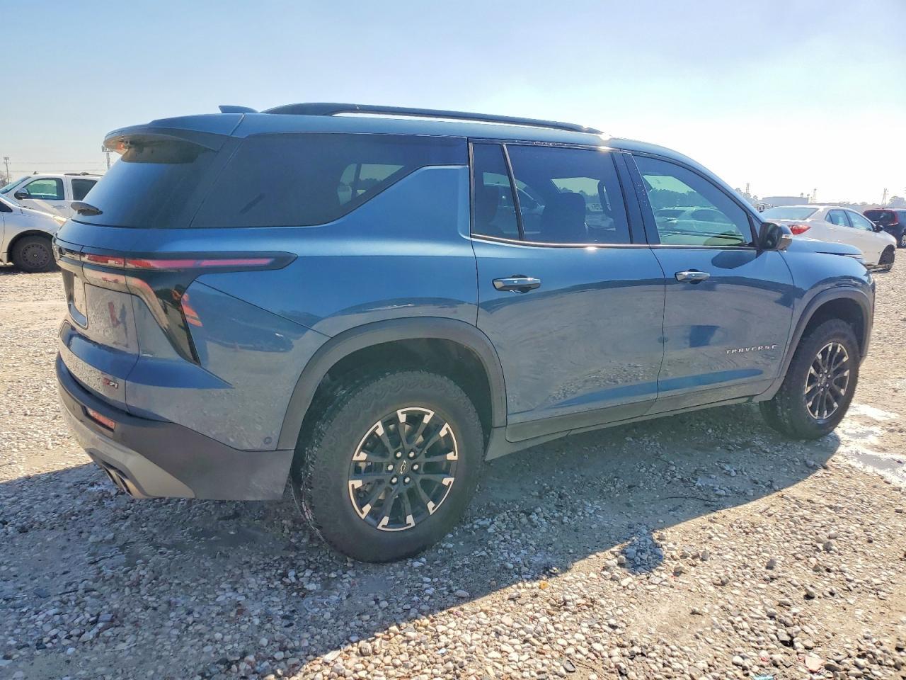 2024 Chevrolet Traverse Lt Z71 - Фото 3