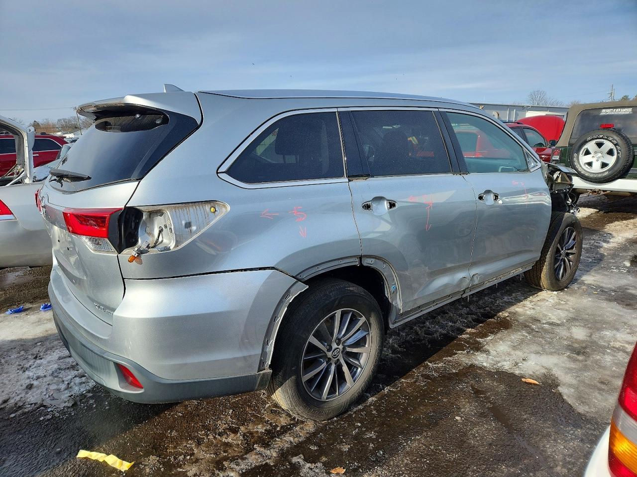 2017 Toyota Highlander Xle - Image 3