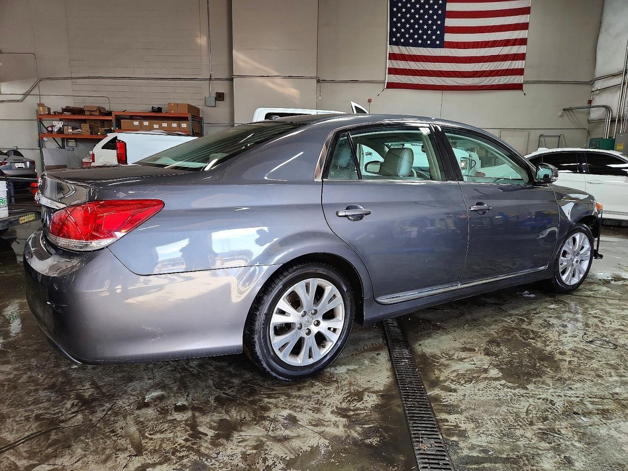 2011 Toyota Avalon Base - Фото 3