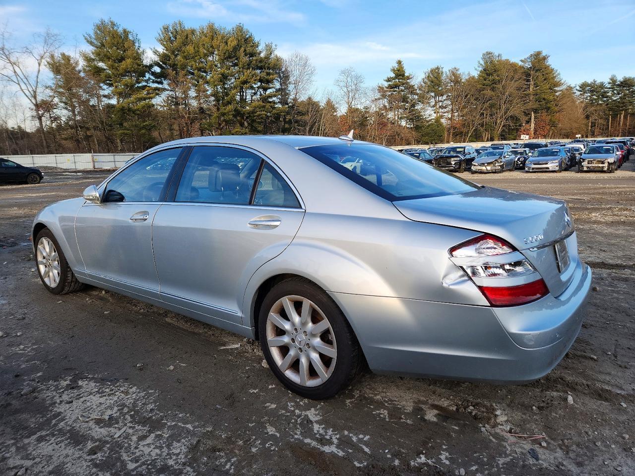 2007 Mercedes-Benz S 550 4Matic - Image 2